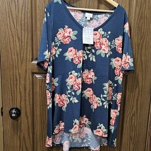 LuLaRoe Blue Floral Short Sleeve Top NEW Jana 2XL